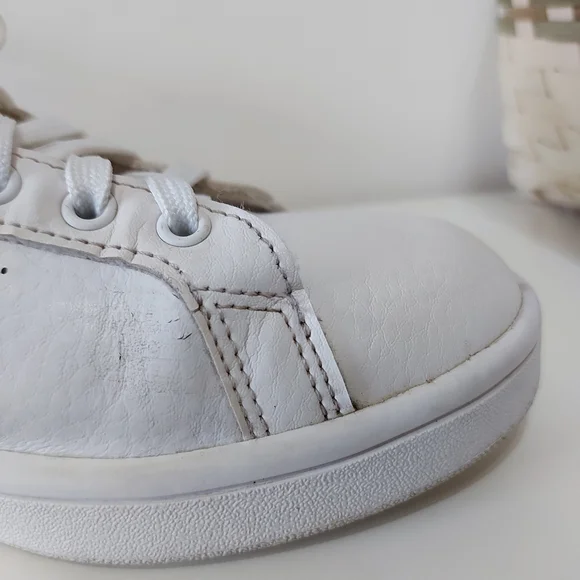 Adidas shoes - Picture 13 of 16